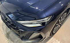 Audi A6 45 TFSI Blue / Black 